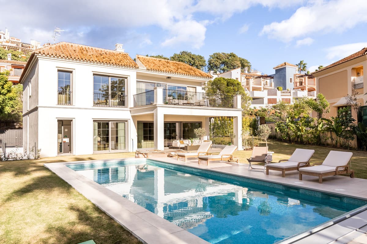 Detached Villa in Los Arqueros — photo 1 of 10
