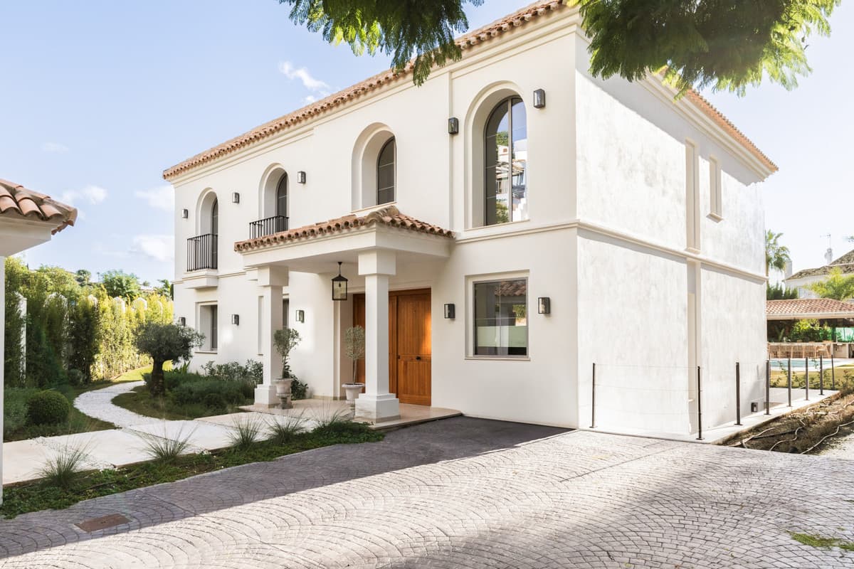 Detached Villa in Los Arqueros — photo 2 of 10