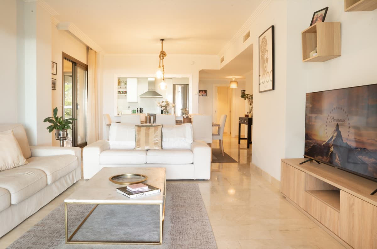 Ground Floor Apartment in Benahavís — photo 4 of 10