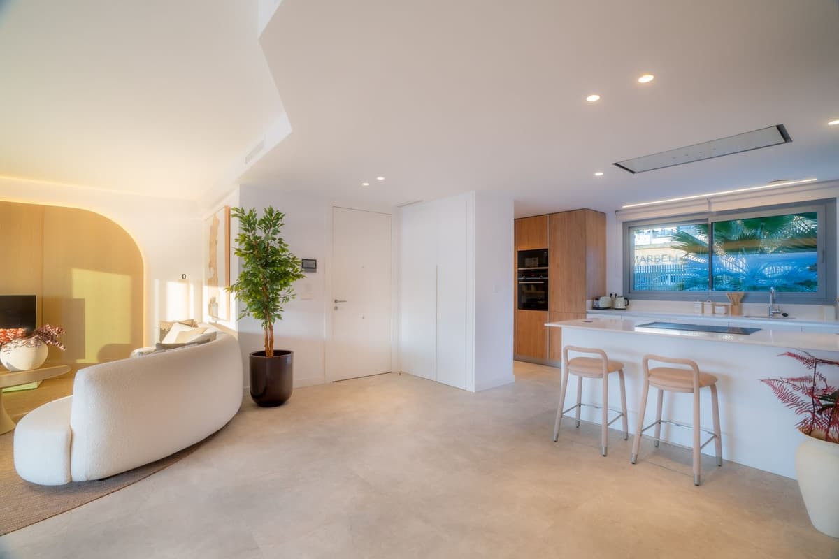 Middle Floor Apartment in Marbella — photo 4 of 10