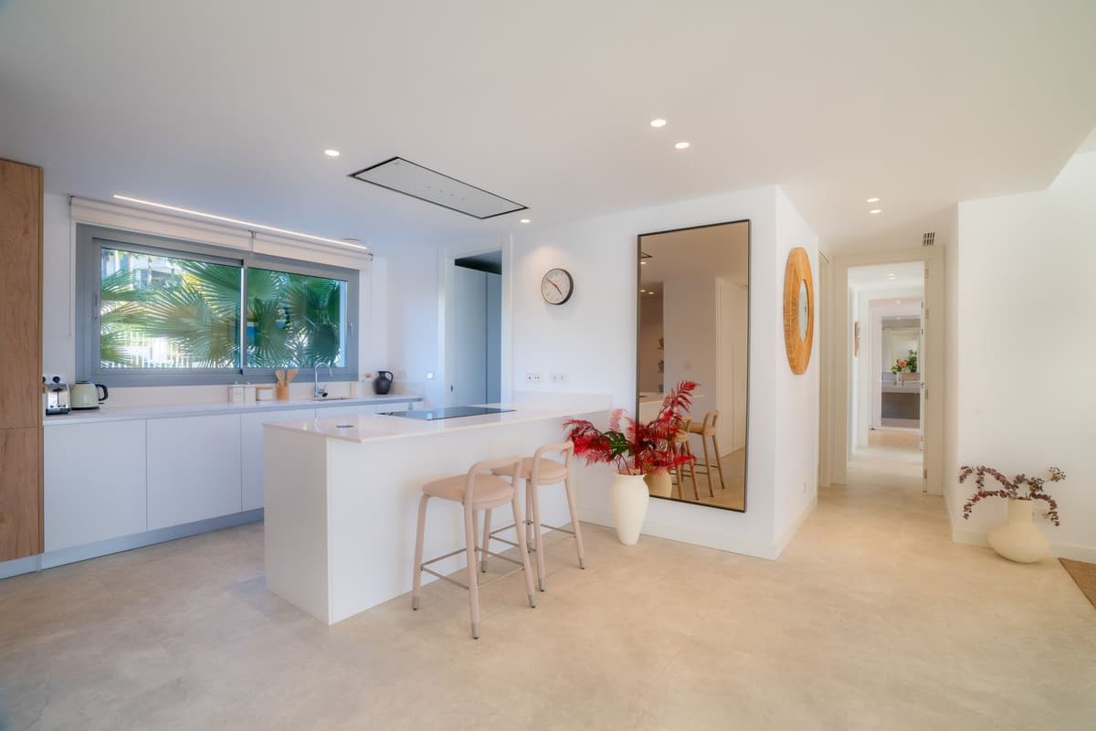 Middle Floor Apartment in Marbella — photo 5 of 10