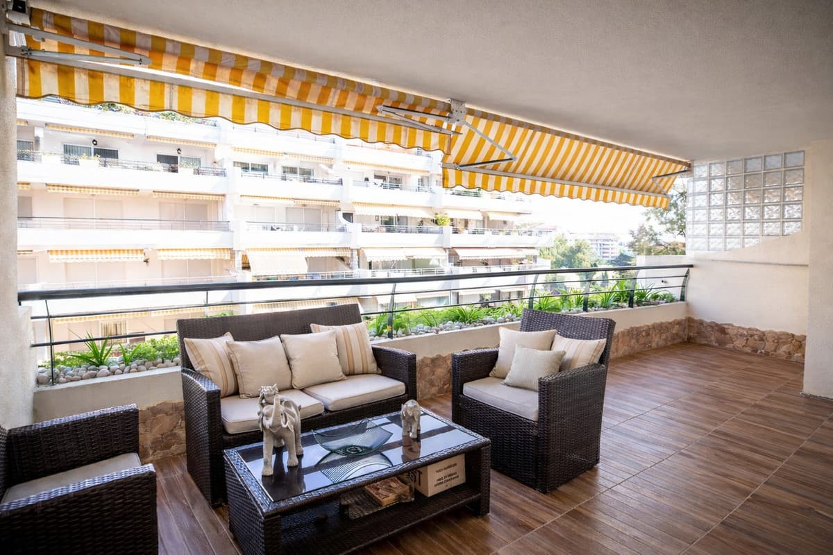 Middle Floor Apartment in Guadalmina Alta — photo 3 of 10