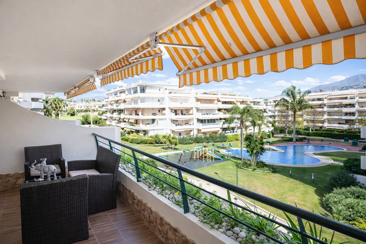 Middle Floor Apartment in Guadalmina Alta — photo 10 of 10