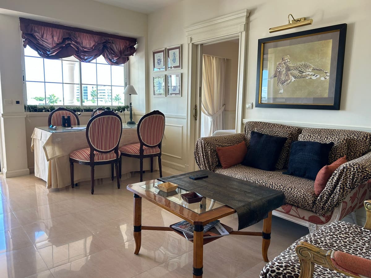 Middle Floor Apartment in The Golden Mile — photo 2 of 10