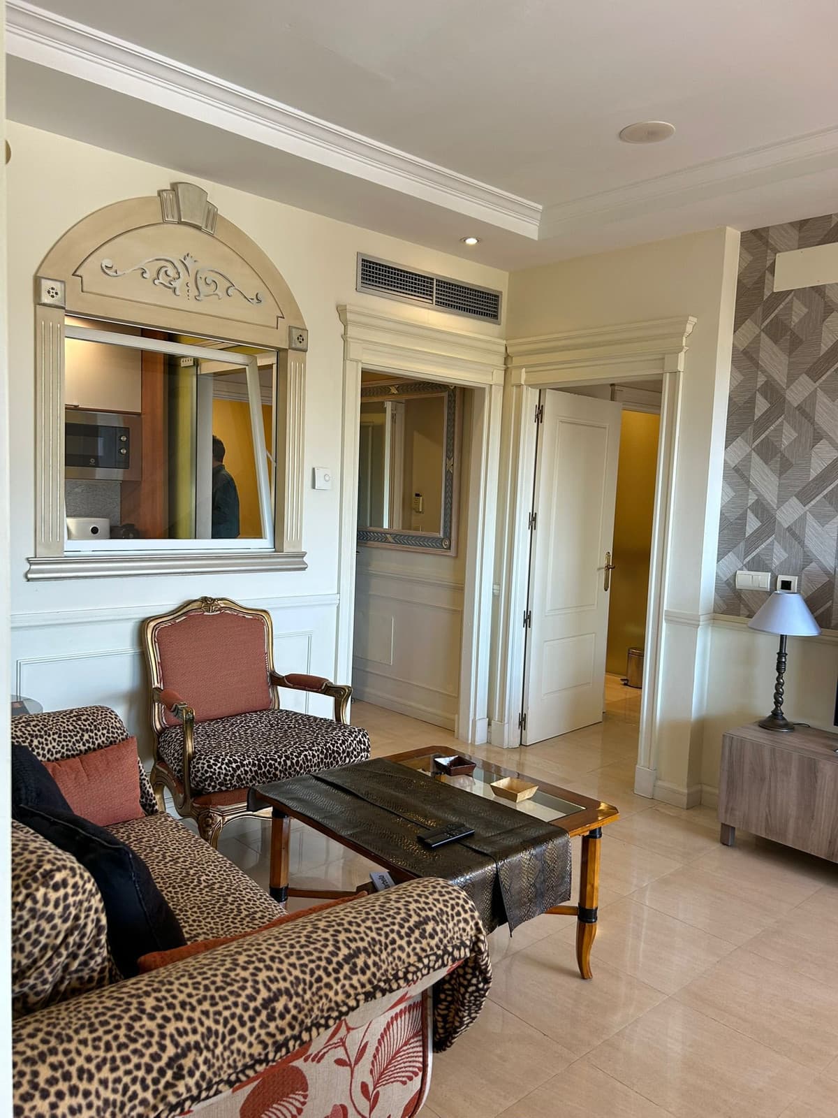Middle Floor Apartment in The Golden Mile — photo 4 of 10