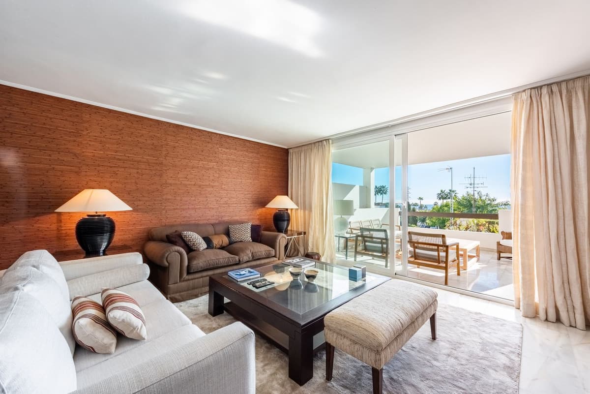Middle Floor Apartment in Bel Air — photo 1 of 10
