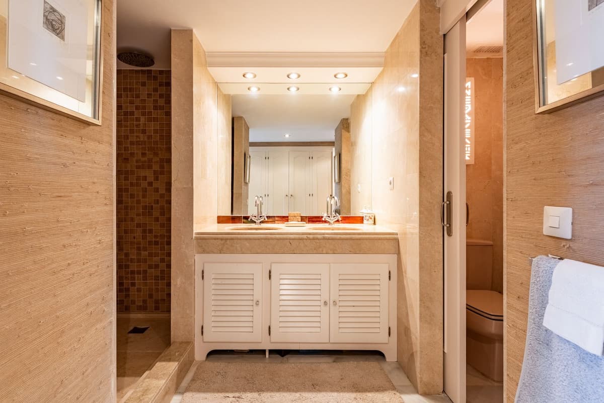Middle Floor Apartment in Bel Air — photo 9 of 10