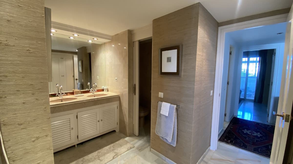 Middle Floor Apartment in Bel Air — photo 10 of 10