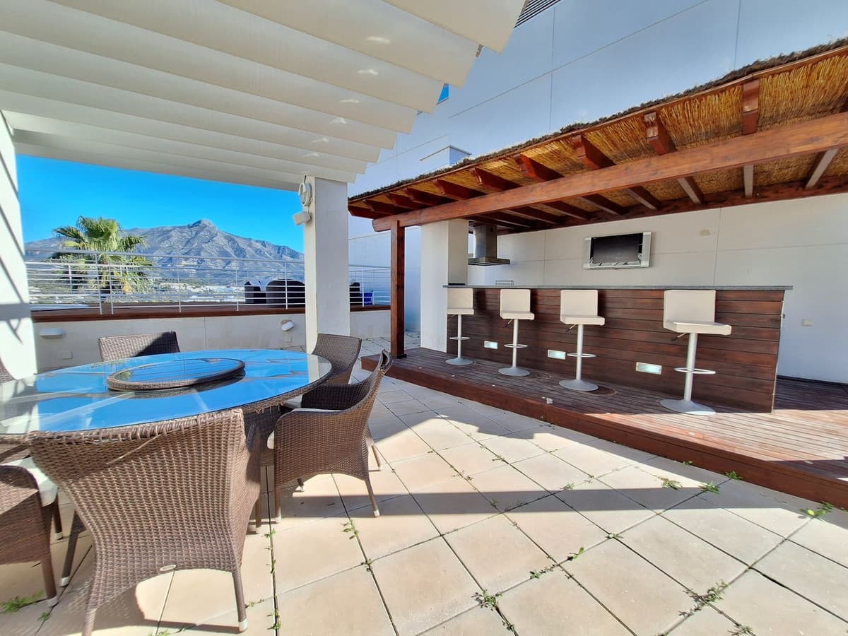 Penthouse Duplex in Nueva Andalucía — photo 4 of 10