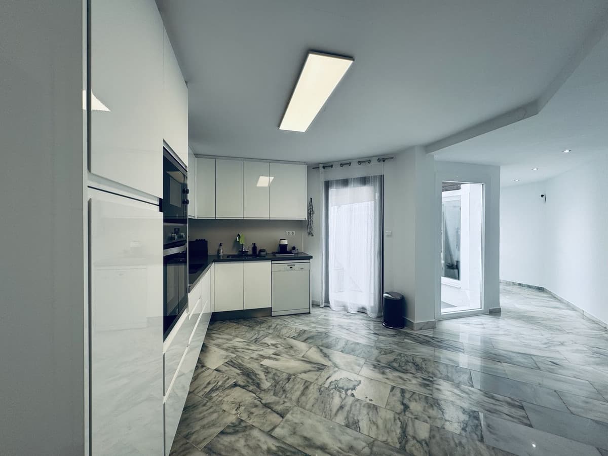 Ground Floor Apartment in Marbella — photo 8 of 10