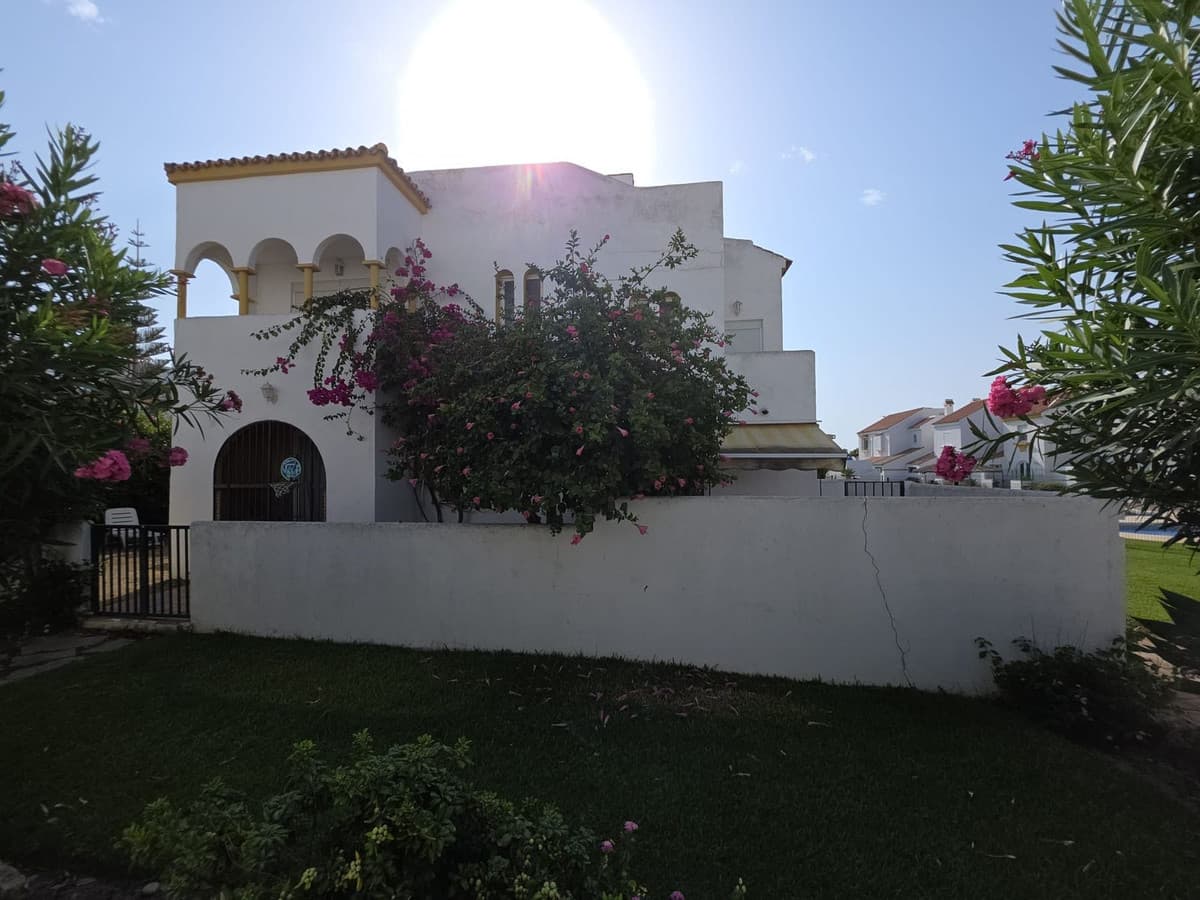 Townhouse in Casares Playa — photo 4 of 10