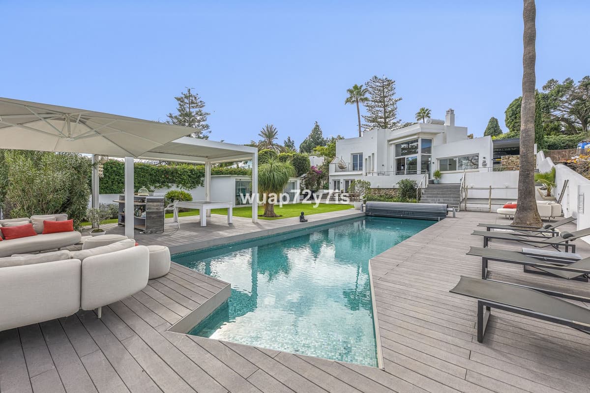 Detached Villa in Guadalmina Alta — photo 2 of 10