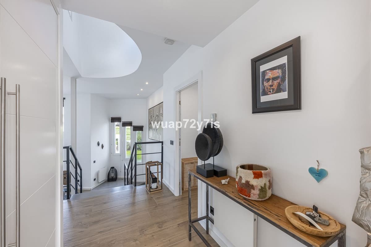 Detached Villa in Guadalmina Alta — photo 3 of 10