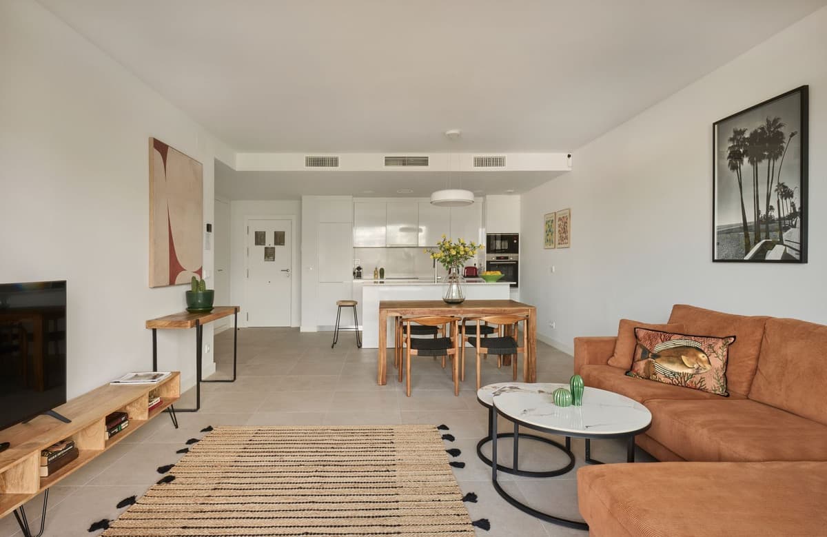 Middle Floor Apartment in Estepona — photo 7 of 10
