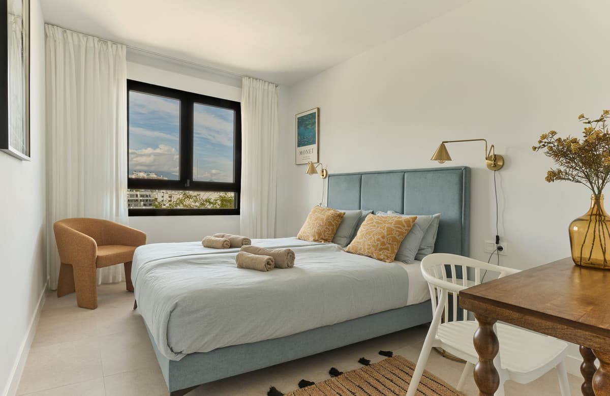 Middle Floor Apartment in Estepona — photo 8 of 10