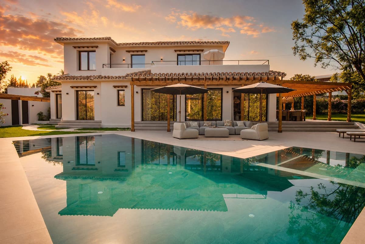 Detached Villa in Guadalmina Alta — photo 1 of 10