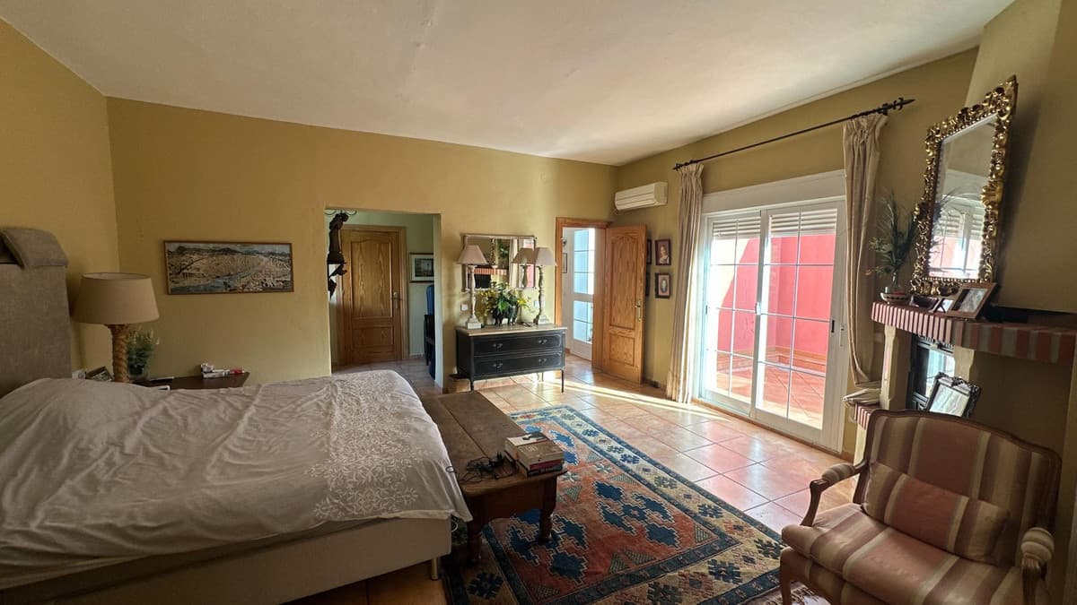 Detached Villa in New Golden Mile — photo 7 of 10
