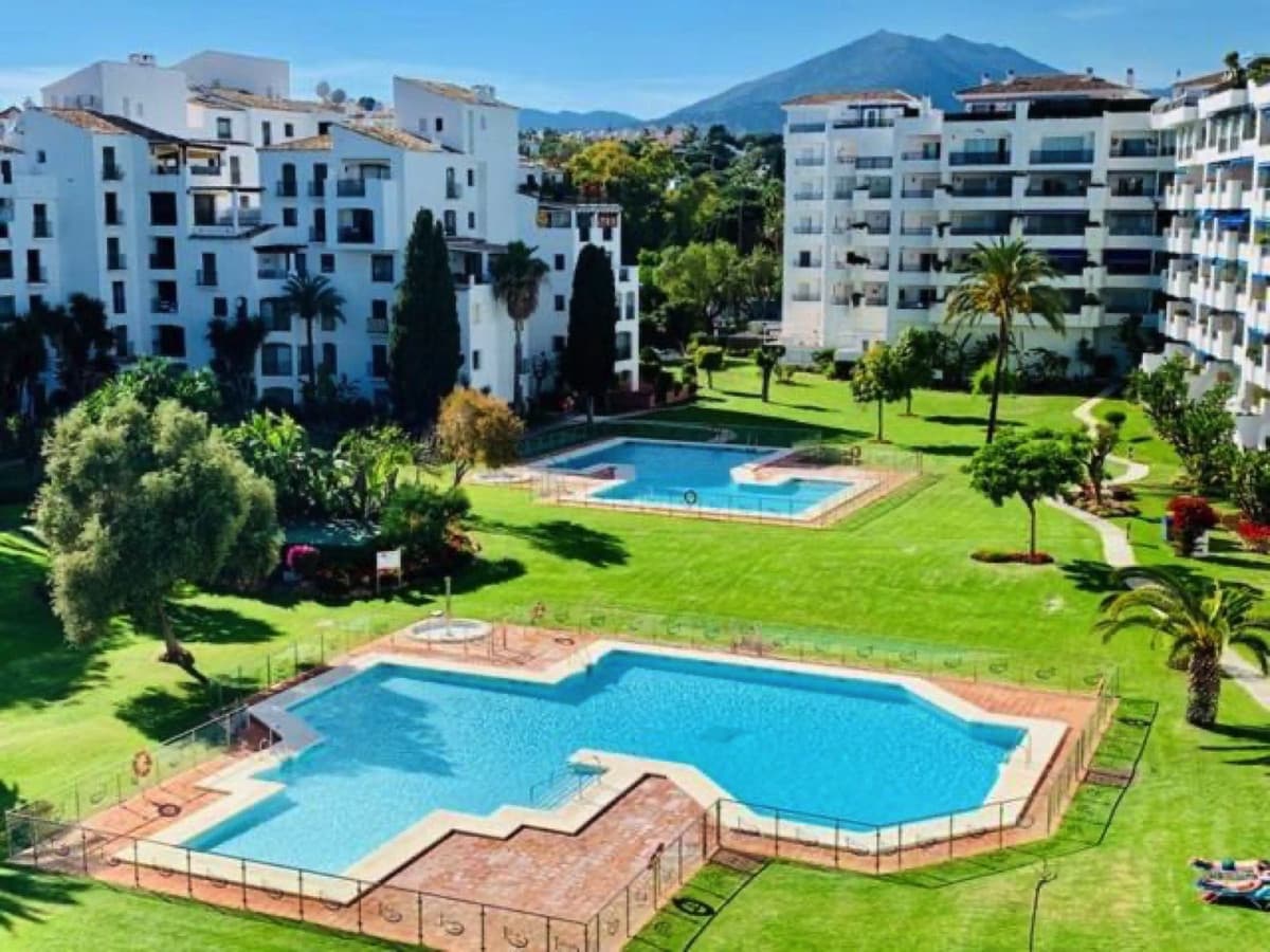 Middle Floor Apartment in Puerto Banús — photo 2 of 10