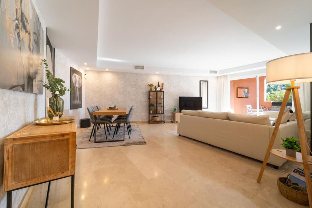 Ground Floor Apartment in The Golden Mile — photo 2 of 10