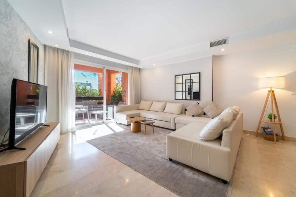 Ground Floor Apartment in The Golden Mile — photo 5 of 10