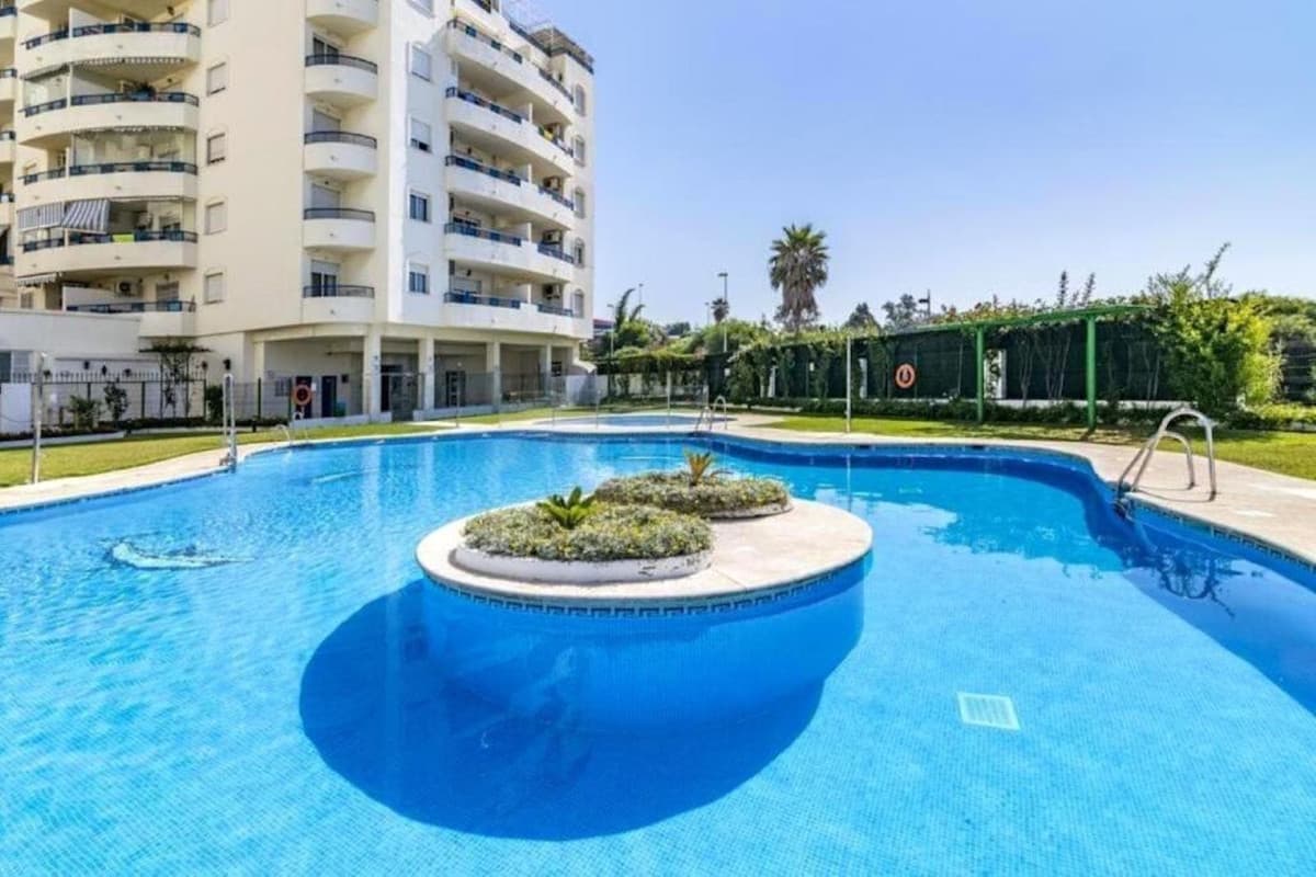 Middle Floor Apartment in Marbella — photo 7 of 8