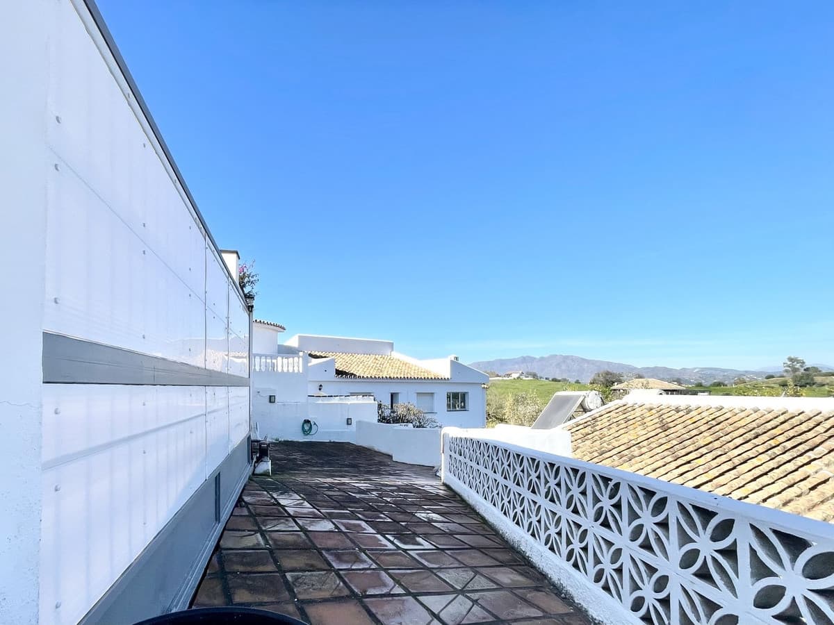 Detached Villa in Cerros del Aguila — photo 7 of 10