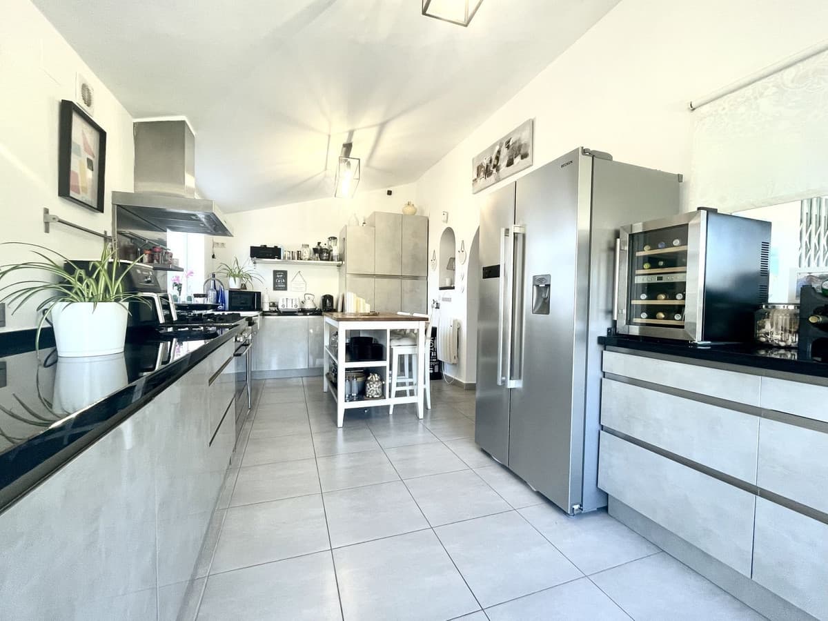 Detached Villa in Cerros del Aguila — photo 9 of 10