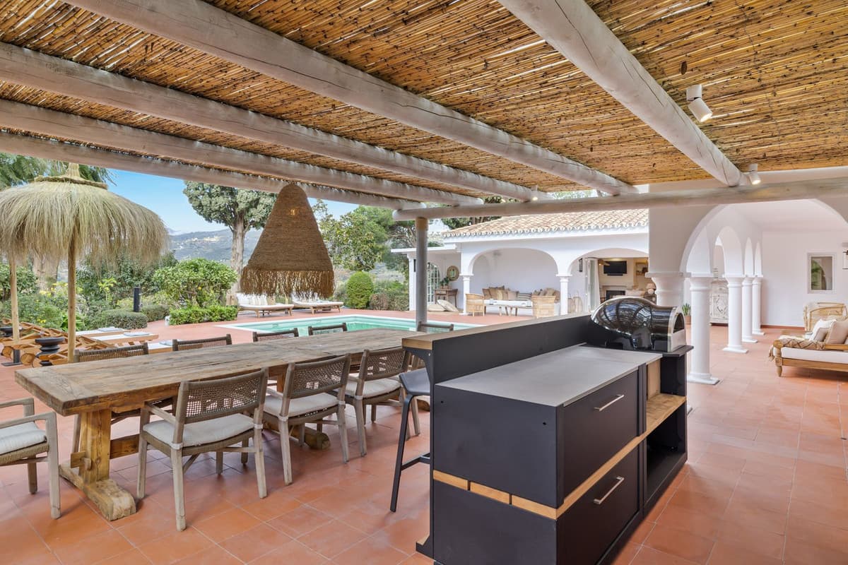 Detached Villa in Marbella — photo 2 of 10