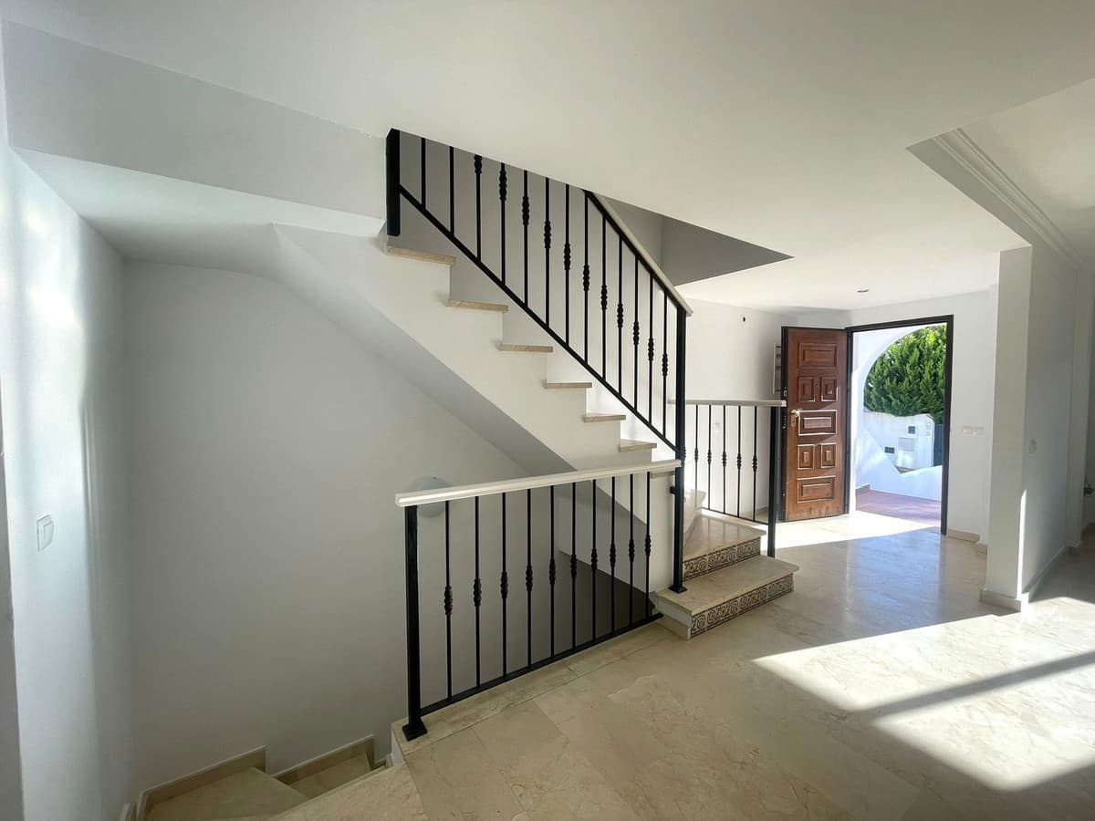 Semi-Detached House in Manilva — photo 3 of 10