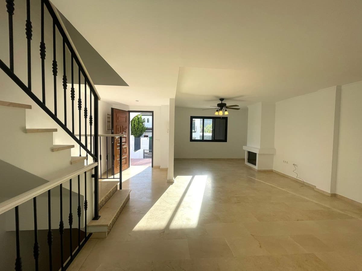 Semi-Detached House in Manilva — photo 4 of 10