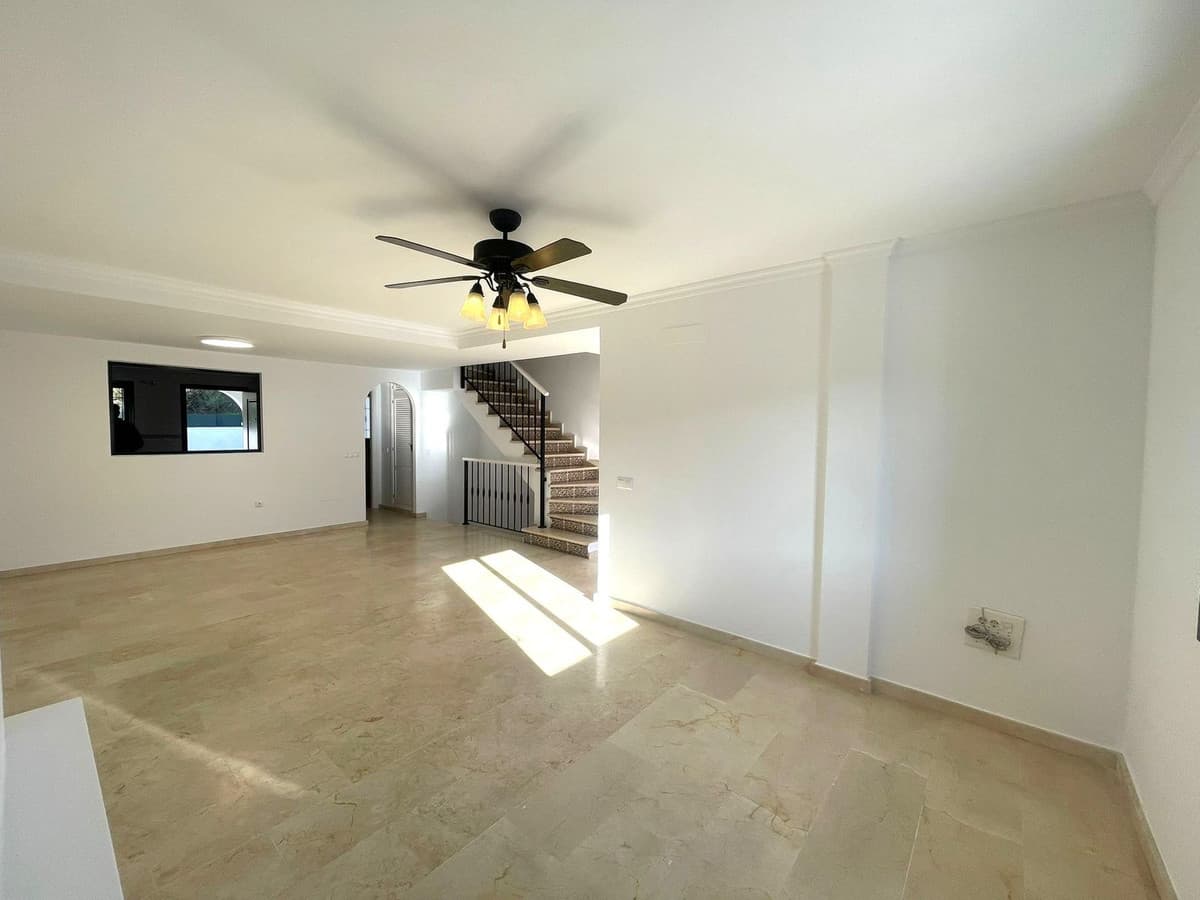 Semi-Detached House in Manilva — photo 7 of 10