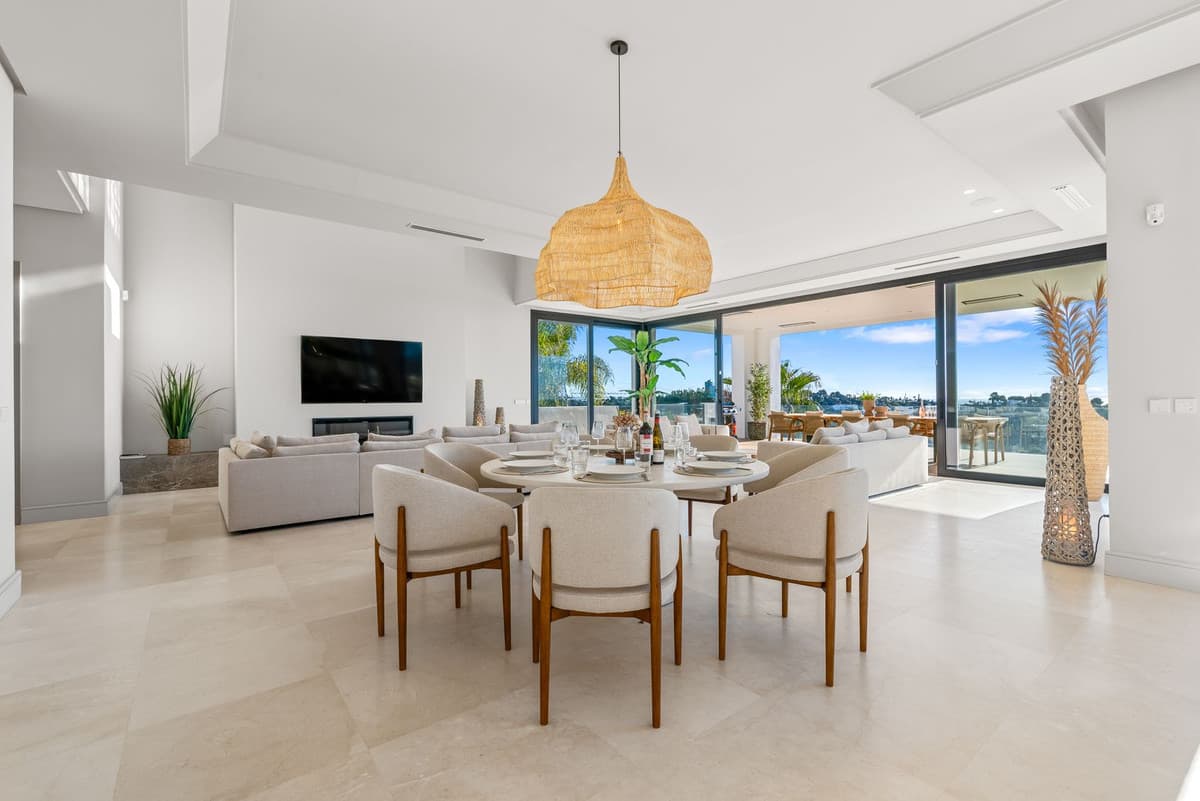 Detached Villa in El Paraiso — photo 7 of 10