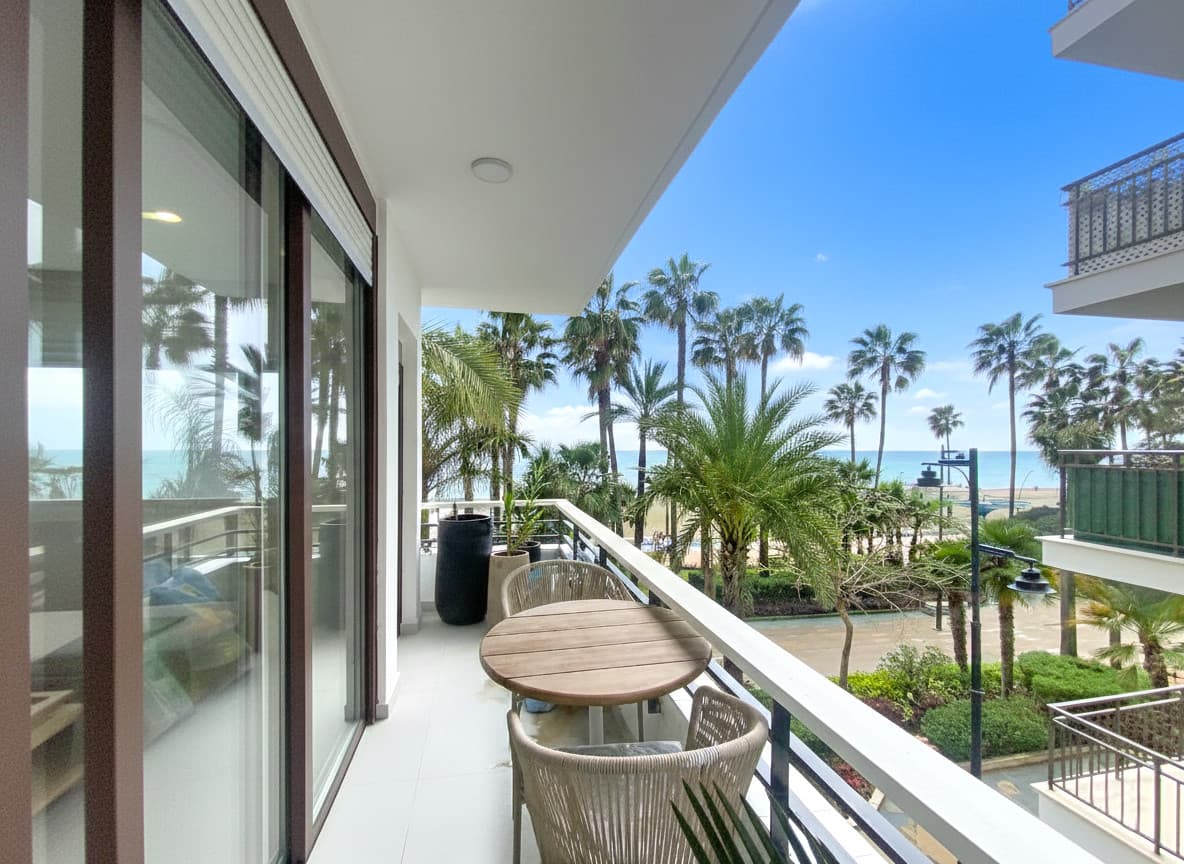 Middle Floor Apartment in Estepona — photo 3 of 10