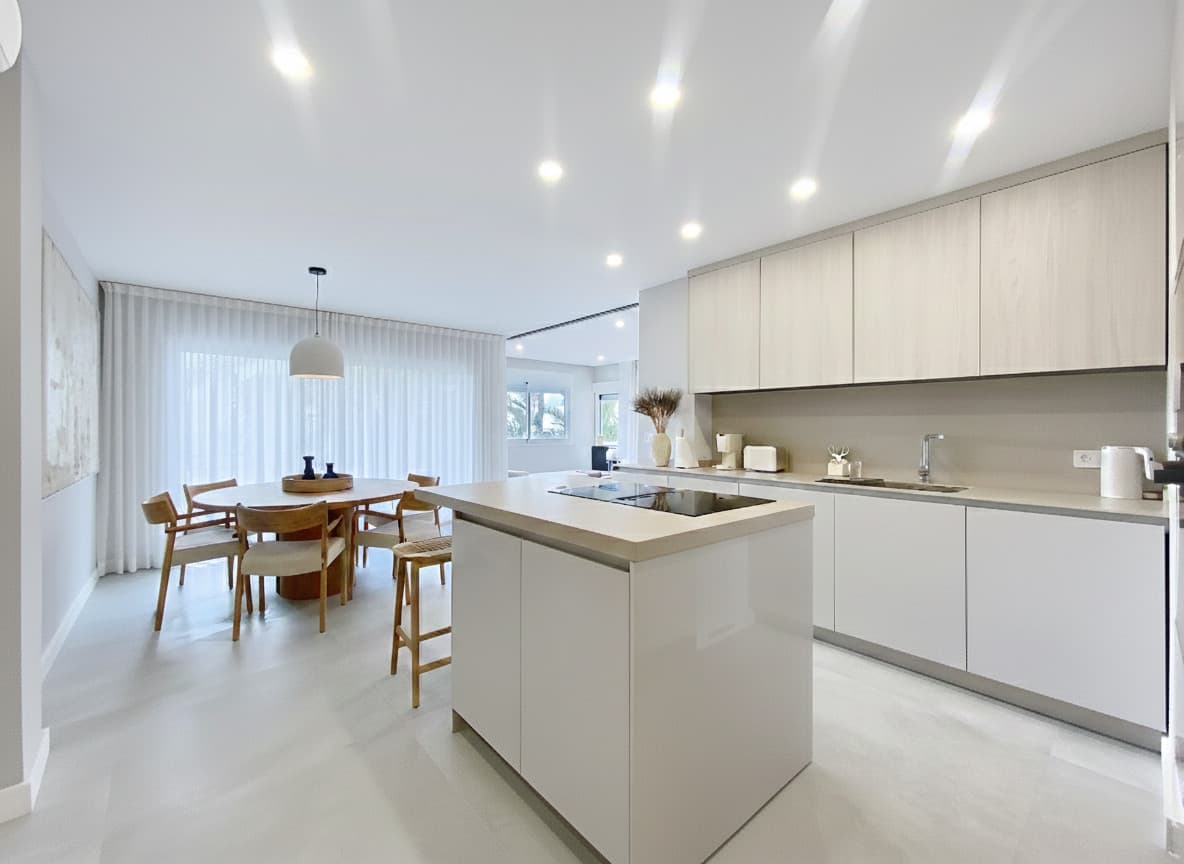 Middle Floor Apartment in Estepona — photo 5 of 10