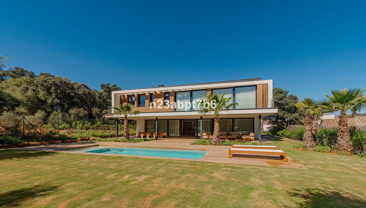 Detached Villa in Sotogrande Costa — photo 9 of 10