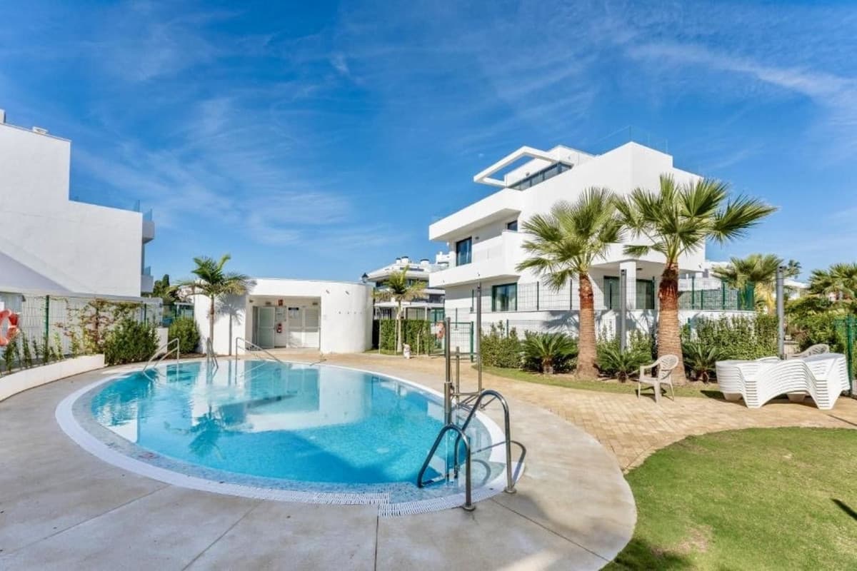 Townhouse in Fuengirola — photo 1 of 10