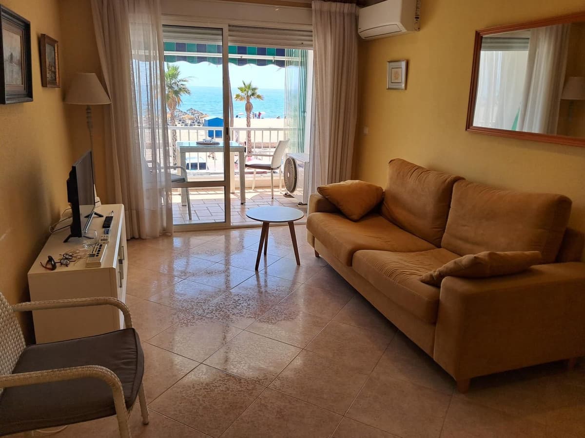 Middle Floor Apartment in Fuengirola — photo 2 of 10