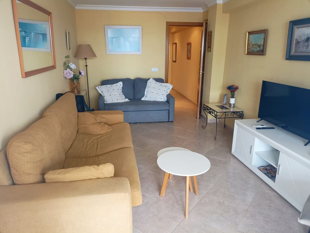 Middle Floor Apartment in Fuengirola — photo 5 of 10