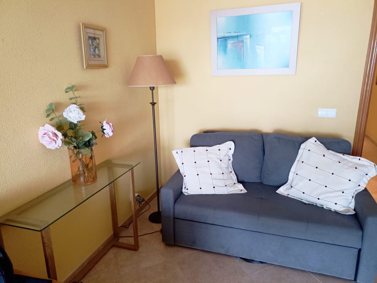 Middle Floor Apartment in Fuengirola — photo 7 of 10