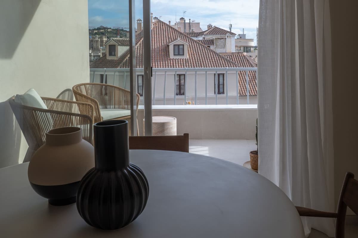 Middle Floor Apartment in Málaga — photo 2 of 10