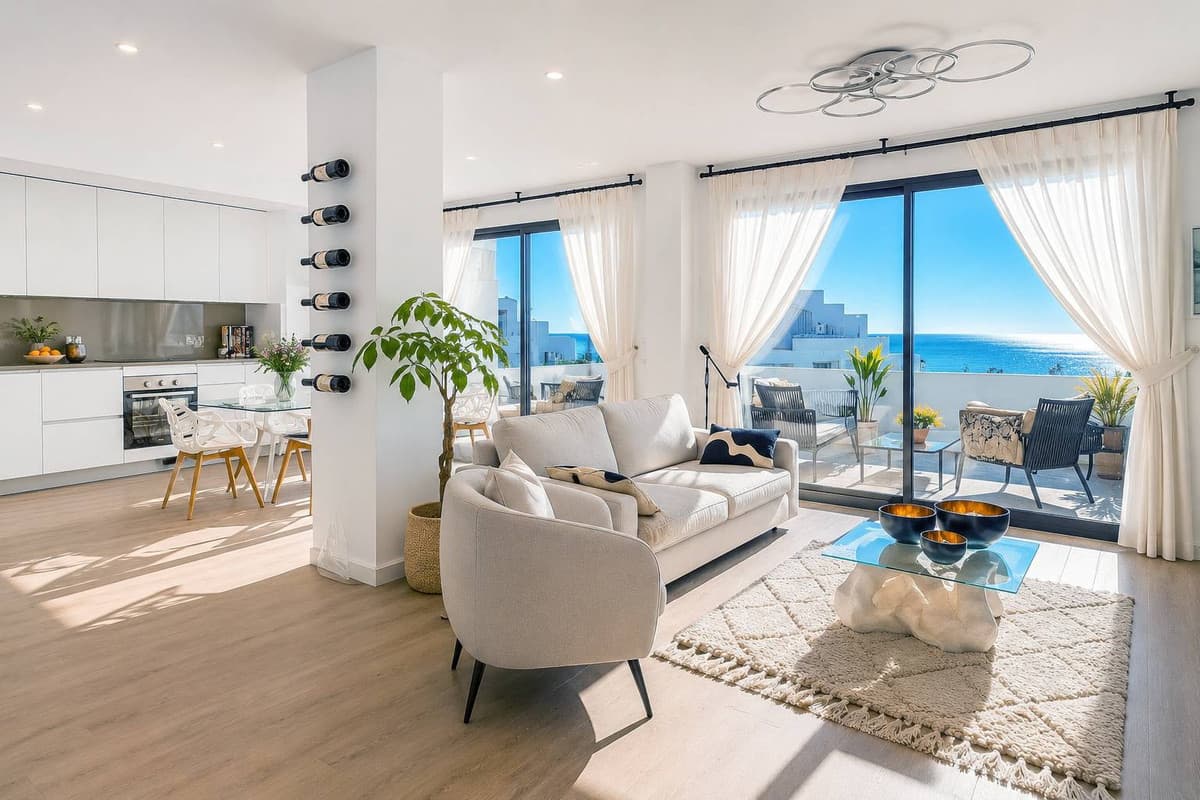 Penthouse Duplex in Estepona — photo 2 of 10