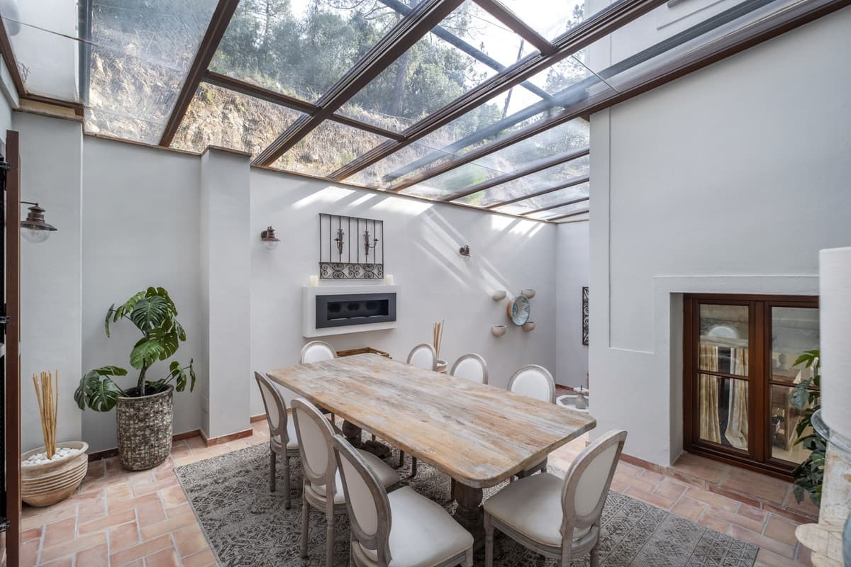 Detached Villa in El Madroñal — photo 2 of 10