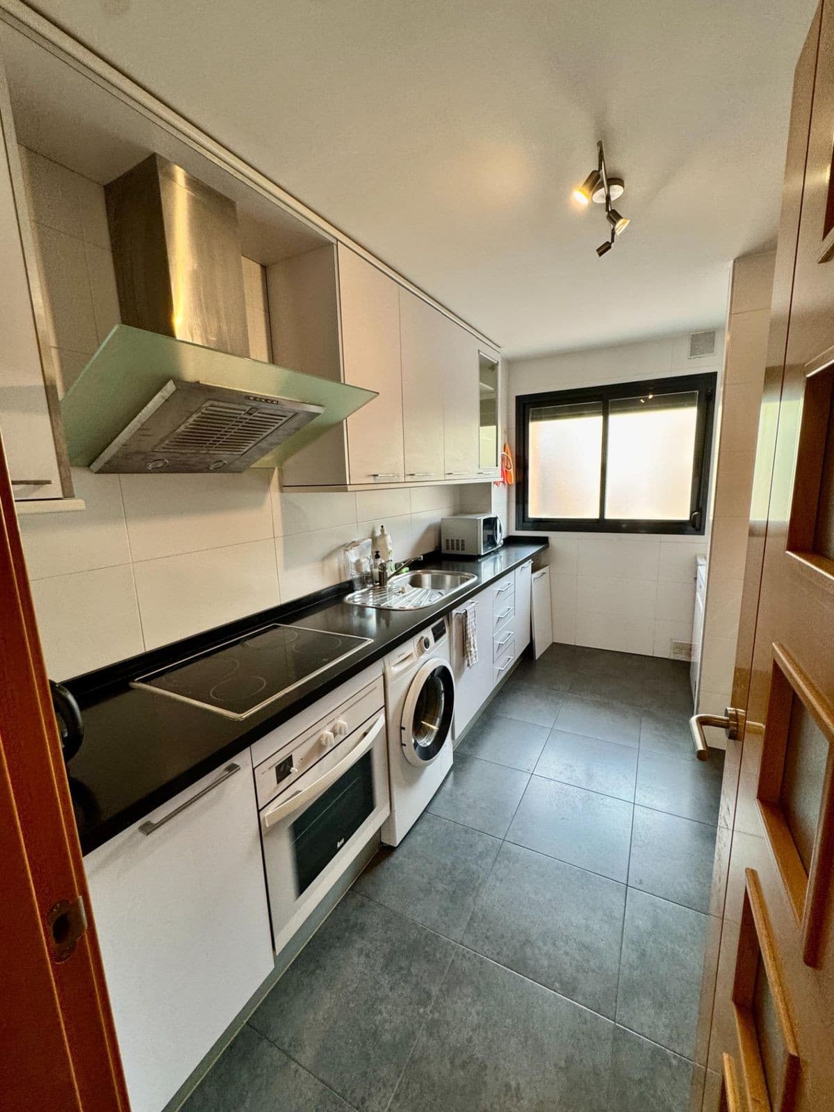 Middle Floor Apartment in Torremolinos Centro — photo 4 of 10
