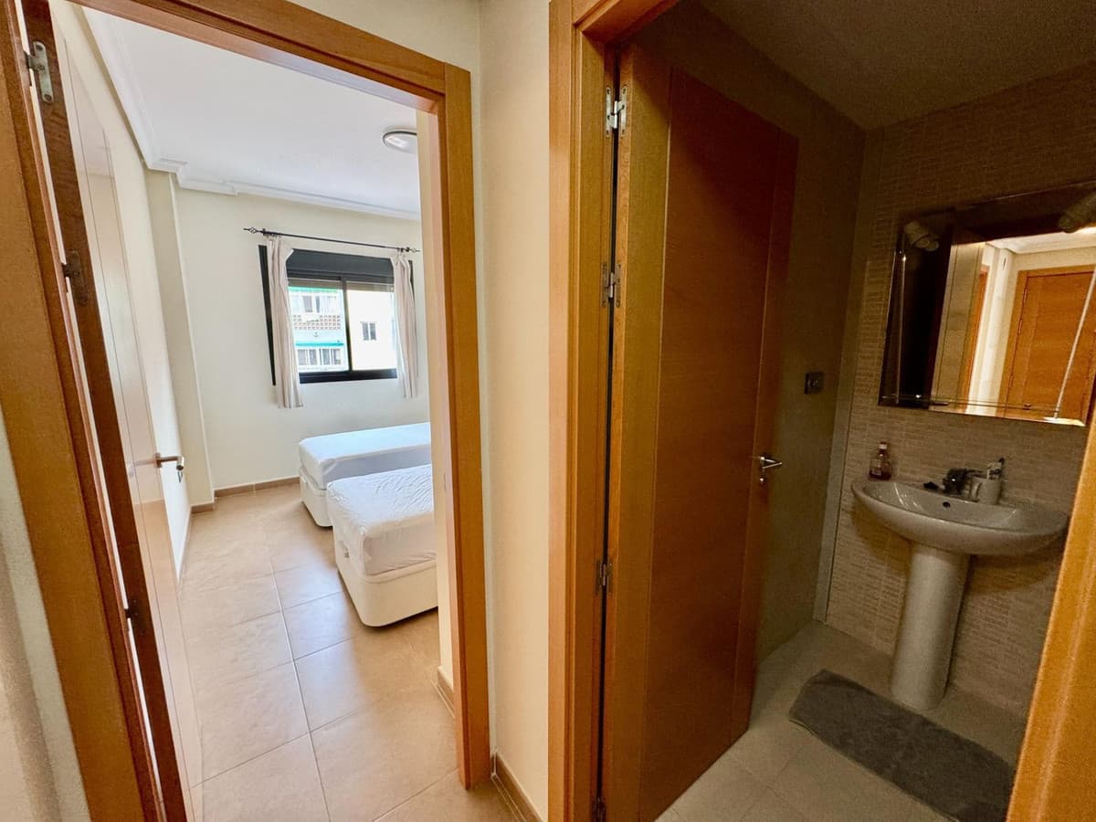 Middle Floor Apartment in Torremolinos Centro — photo 9 of 10