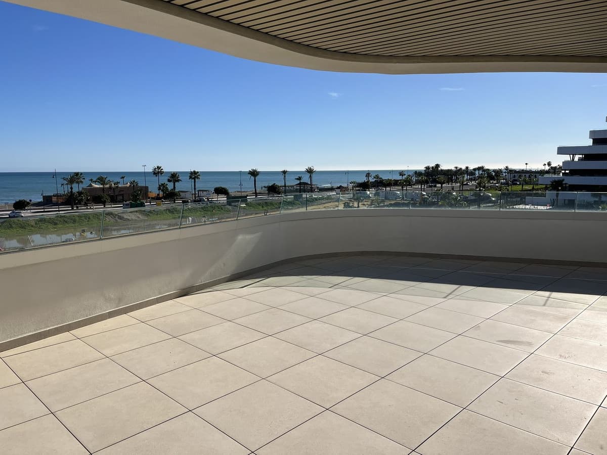 Middle Floor Apartment in Torremolinos — photo 1 of 10