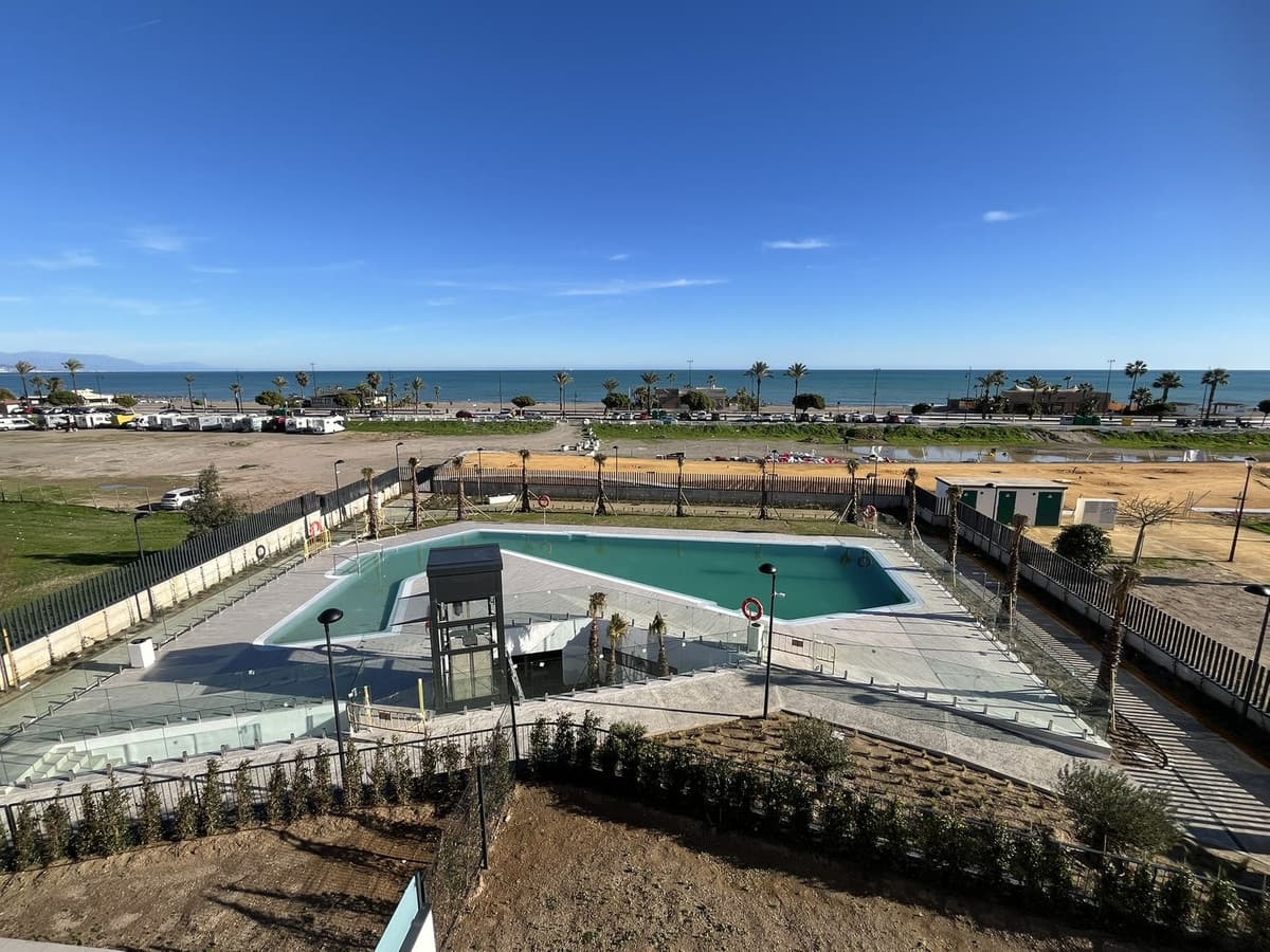 Middle Floor Apartment in Torremolinos — photo 6 of 10