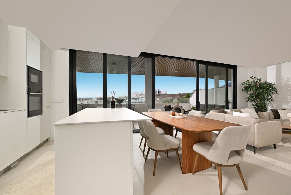 Middle Floor Apartment in Fuengirola — photo 5 of 10