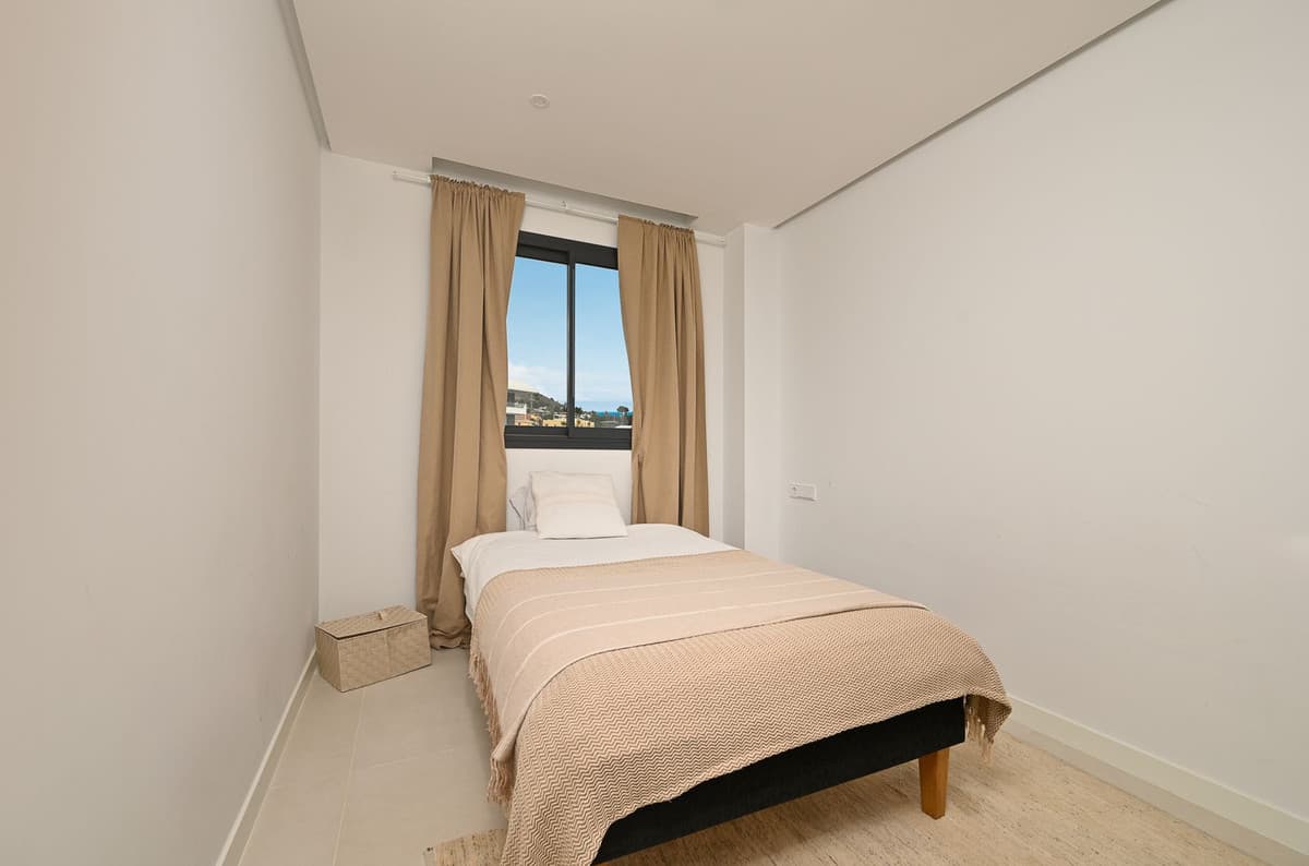 Middle Floor Apartment in Fuengirola — photo 8 of 10