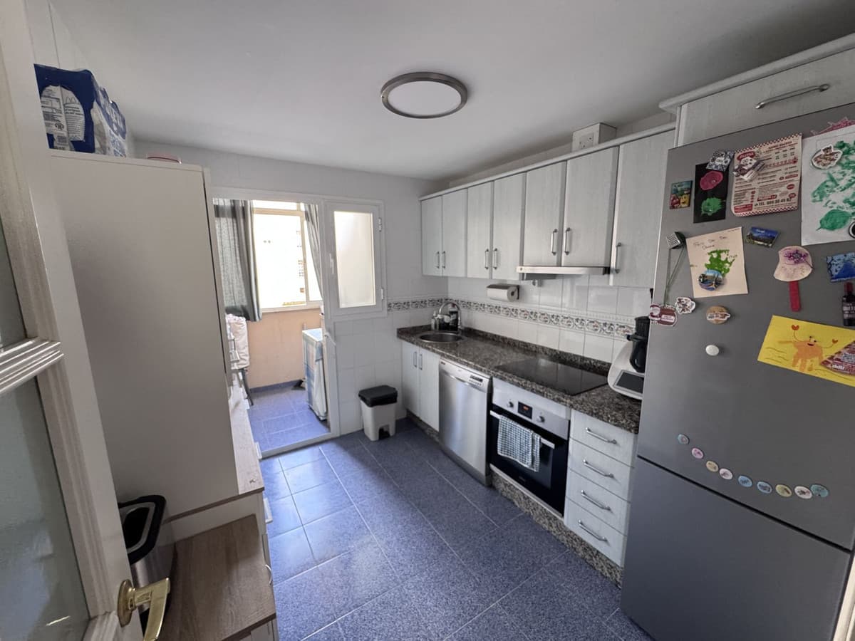 Middle Floor Apartment in Estepona — photo 4 of 10
