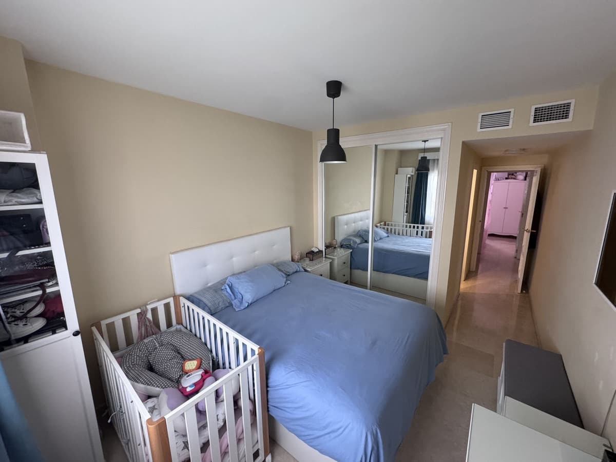 Middle Floor Apartment in Estepona — photo 8 of 10